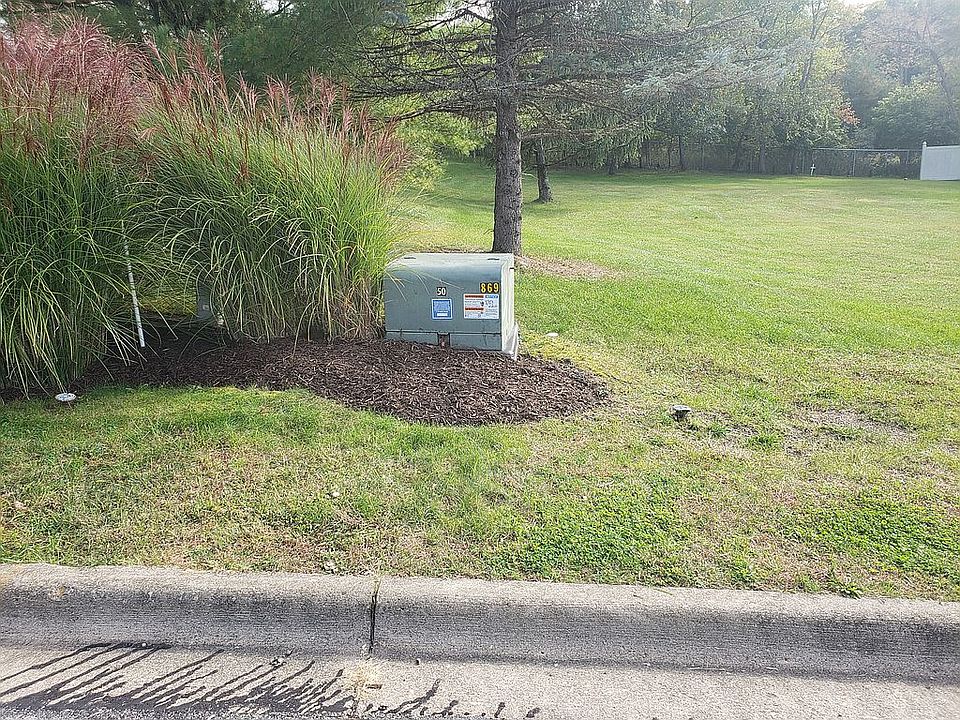 2nd image of 113 Lexington Dr