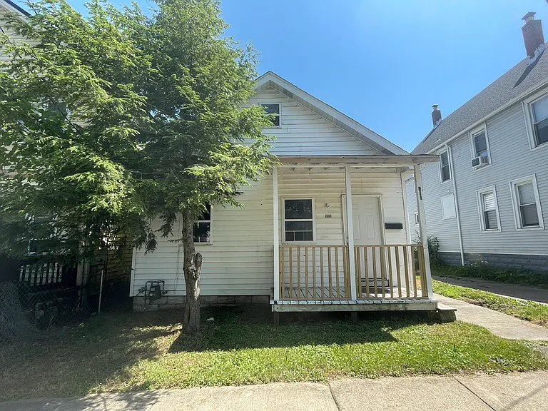 311 E 3rd St — Photo 1