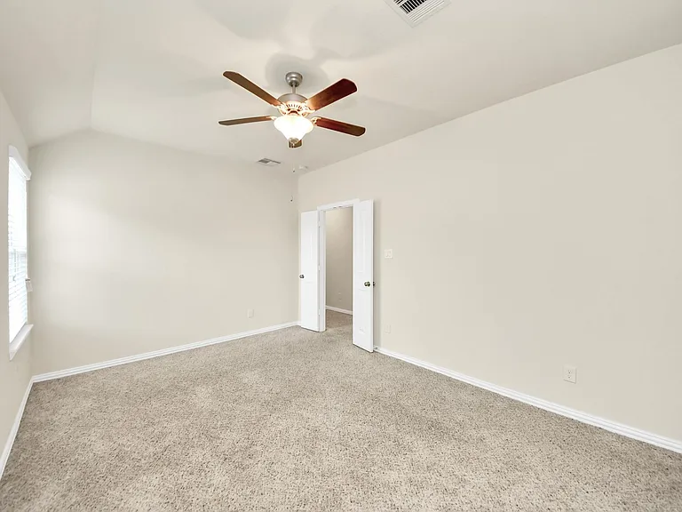 1437 Northwood Springs Dr — Photo 36
