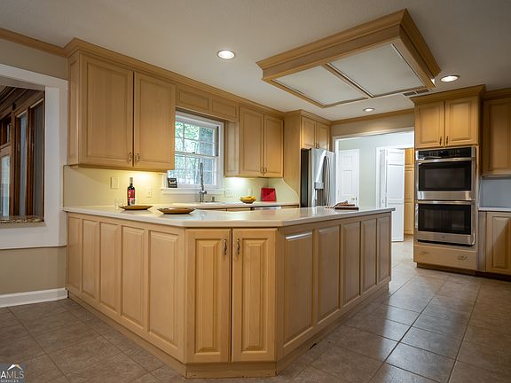 3rd image of 139 Lake Forest Dr