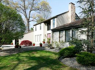 8 Michael Dr, Lincoln, RI 02865