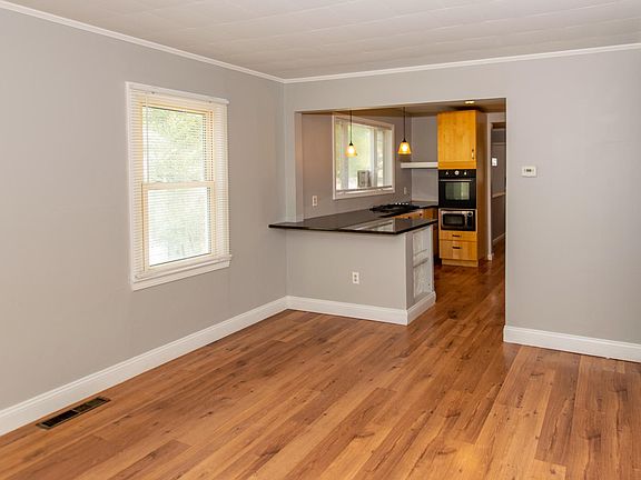 4th image of 664 Bagley Ave