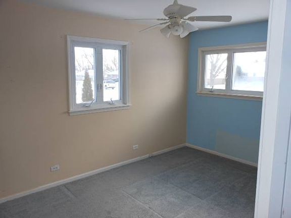 4th image of 550 Norridge Ln