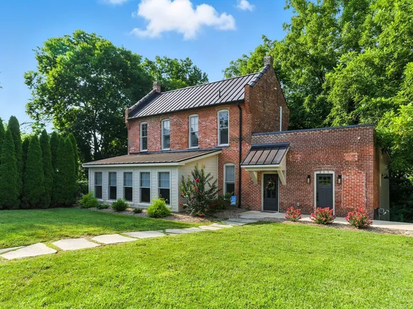 311 W 3rd St, Frankfort, KY 40601