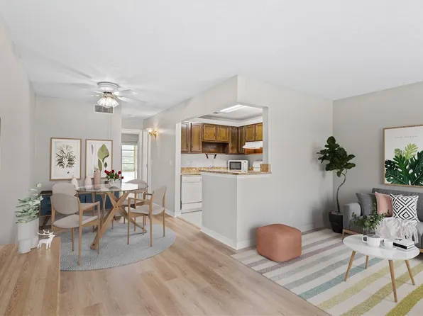 92 Spring Lake Dr APT 204, Vero Beach, FL 32962