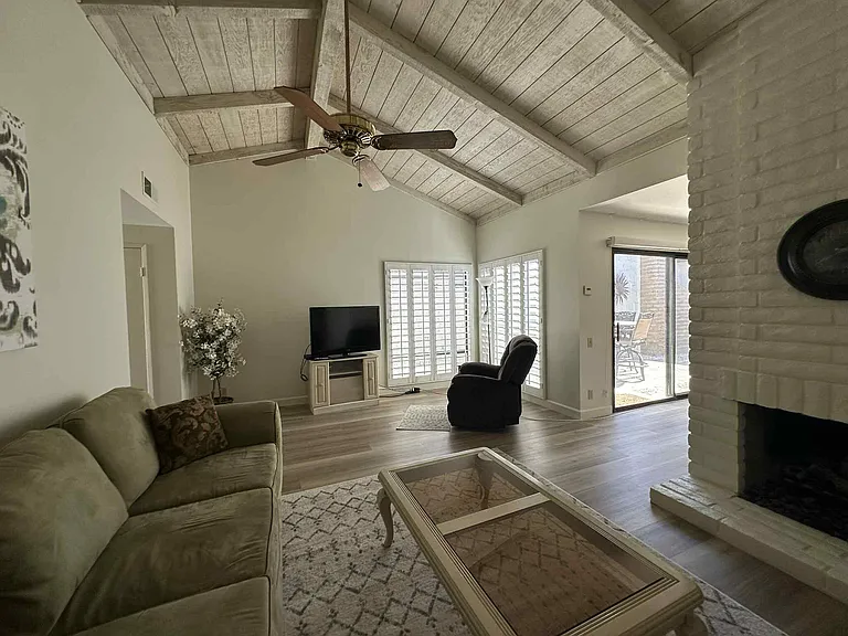 2350 E Miramonte Cir #E — Photo 16