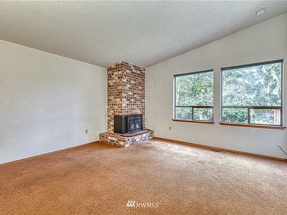 4th image of 3904 112th Street Ct NW
