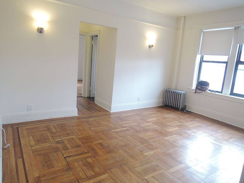 1st image of 2407 36th St #4B
