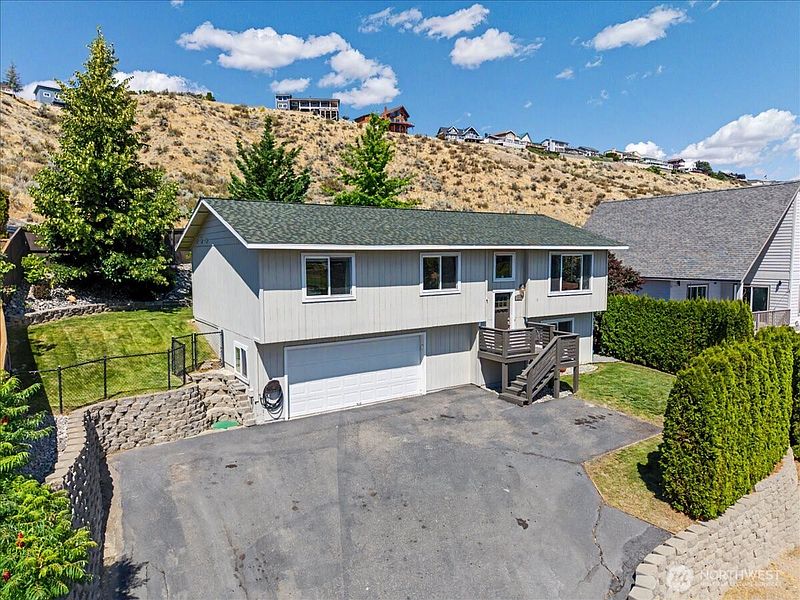 3rd image of 215 San Remo Lane