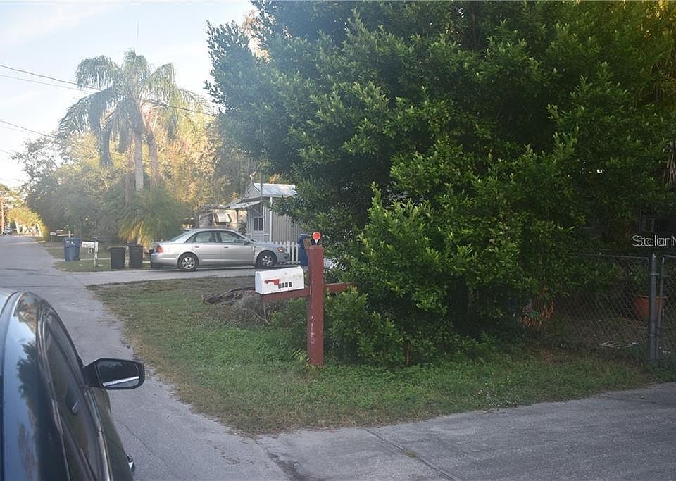 2nd image of 6603 Celeste Ln