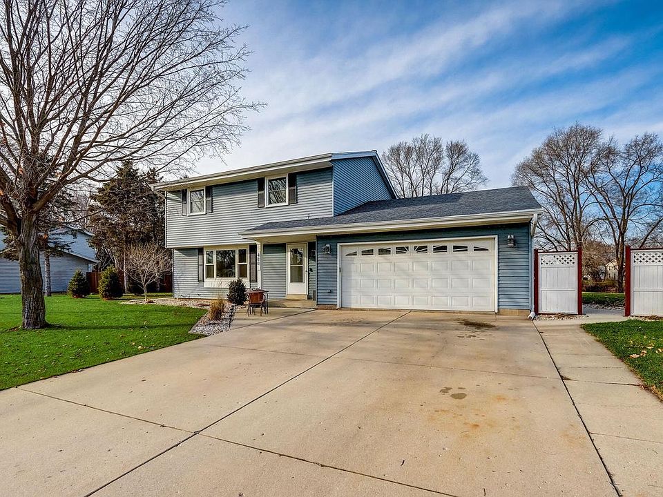 1st image of 400 Foxmead DRIVE