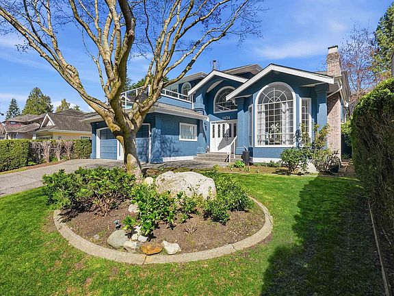 2nd image of 1834 Ocean Park Rd
