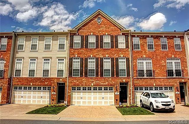 1st image of 544 Siena Ln