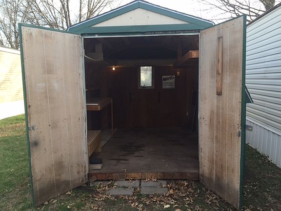 Workshop/shed with electric