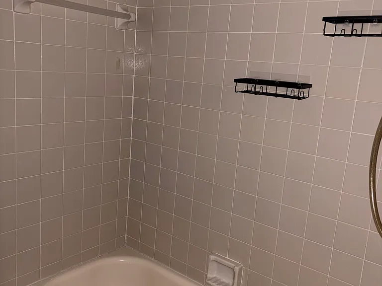 1084 Pelham Ct — Photo 10