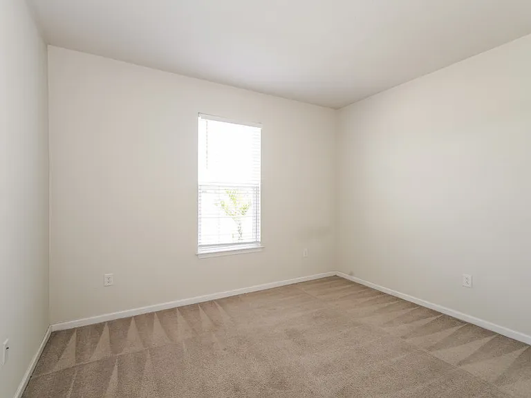 18424 Hunters Meadow Walk — Photo 13