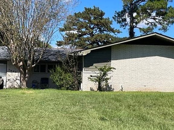 2nd image of 2625 77th Ave