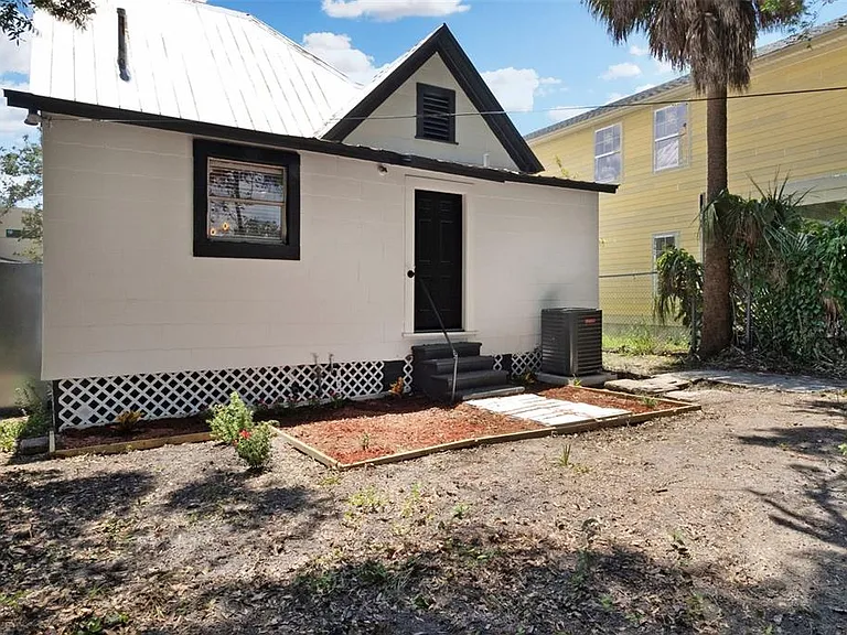 2329 W Beach St — Photo 34