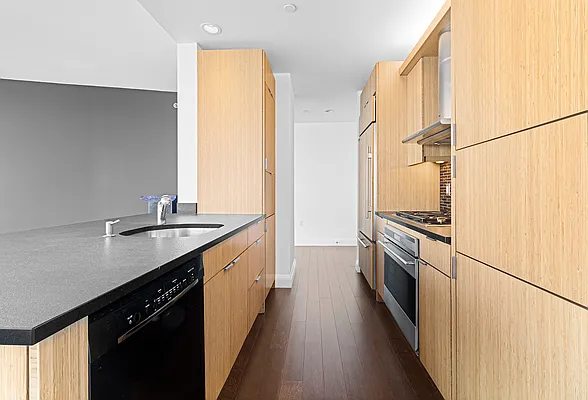 Rented by Keller Williams NYC | media 20