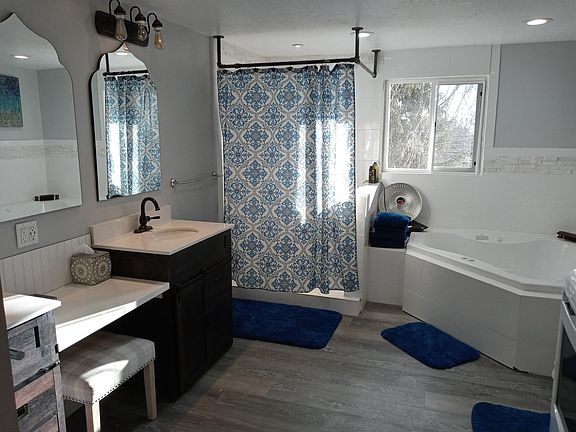 2nd image of 3110 E Coronet Dr