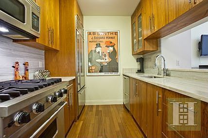 5th image of 88 Greenwich St APT 1120