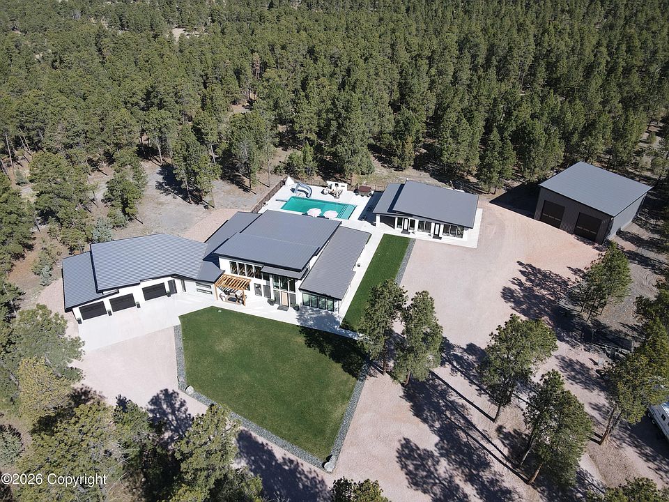 1st image of 33 Pine Cone Ln