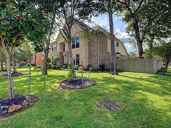 3rd image of 3601 Kingston Dr
