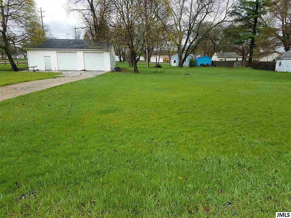 2nd image of Wayne St