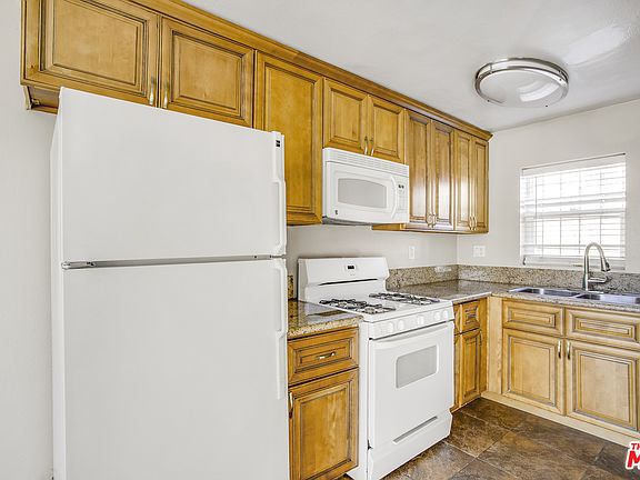 4th image of 1622 Morton Ave #1/2