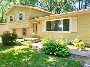 2013 Winchester Dr, Champaign, IL 61821