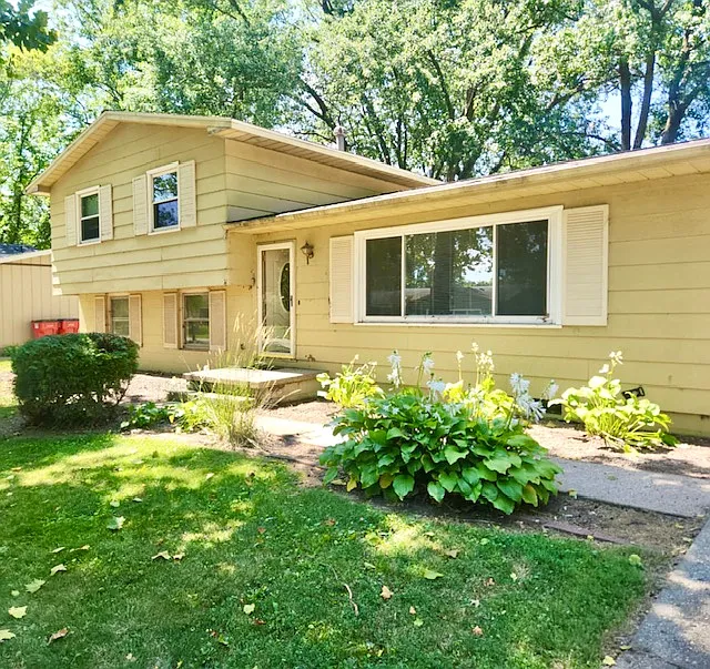 2013 Winchester Dr photo 1