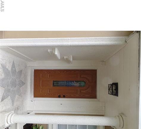 2nd image of 1824 Llewellyn Dr