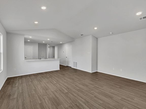 2nd image of 314 Azalea Trl