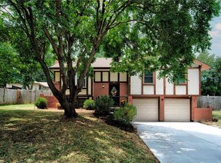 313 SW Canterbury Rd, Blue Springs, MO 64015