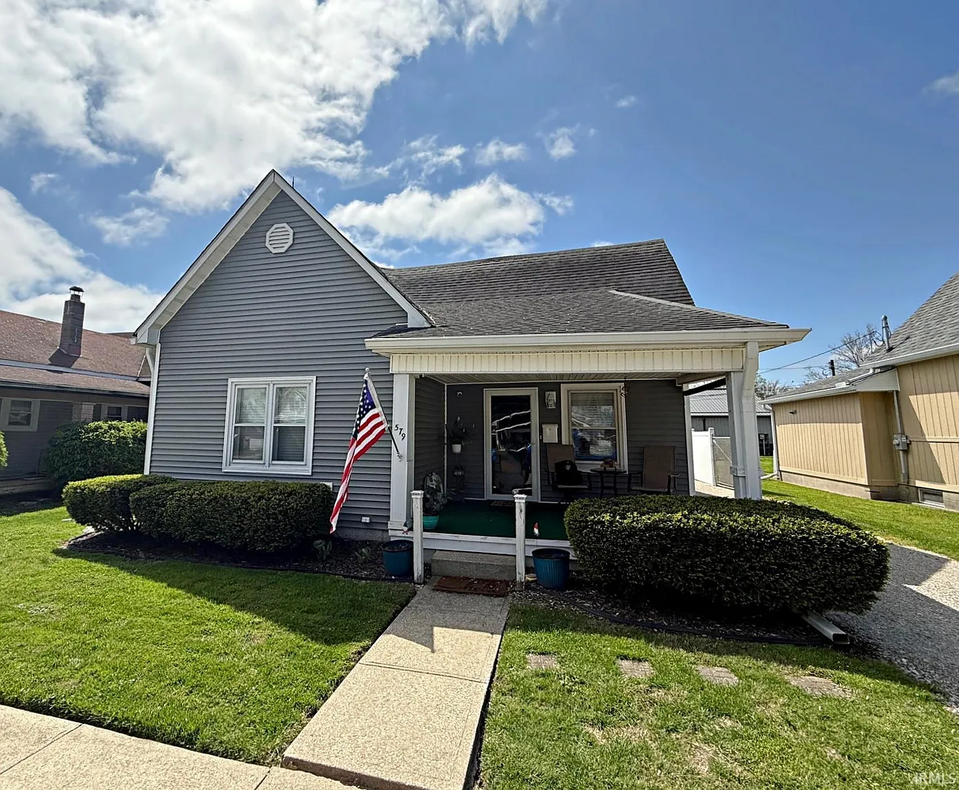 579 E St NE photo 1