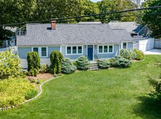 36 4th Ave, West Hyannisport, MA 02672