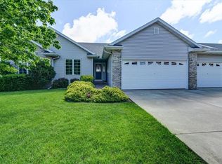 1304 Landmark Dr, Cottage Grove, WI 53527