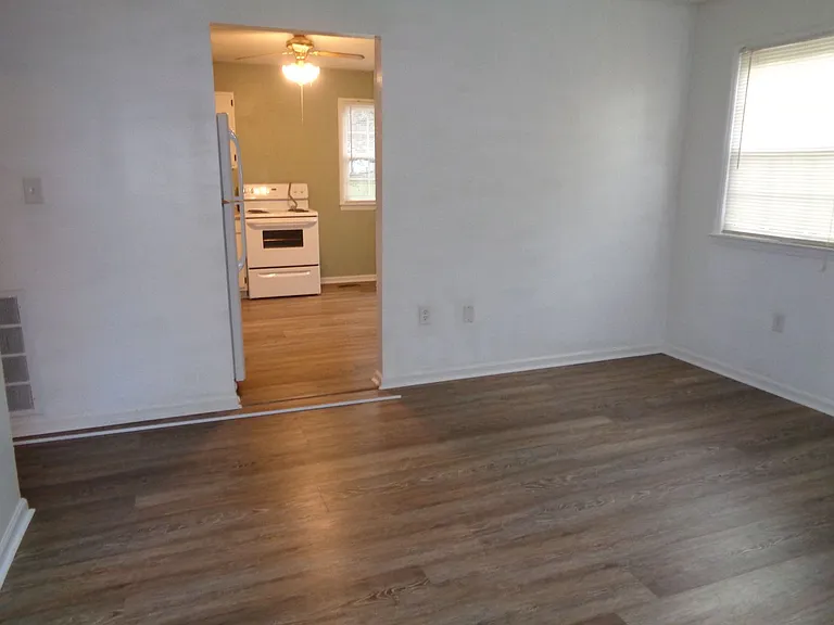 150 Sycamore Cir — Photo 4