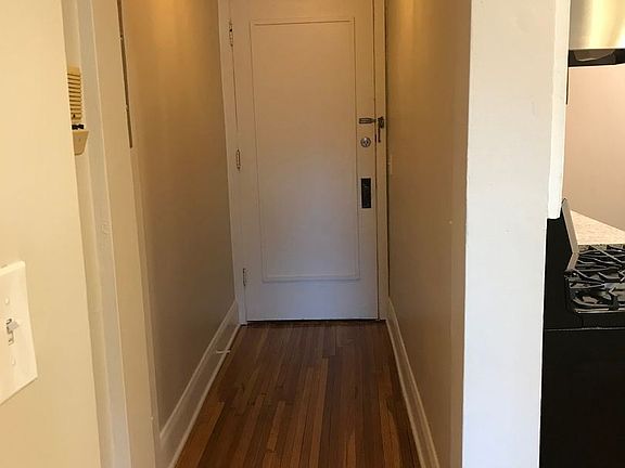 3rd image of 2726 Girard Ave S #203
