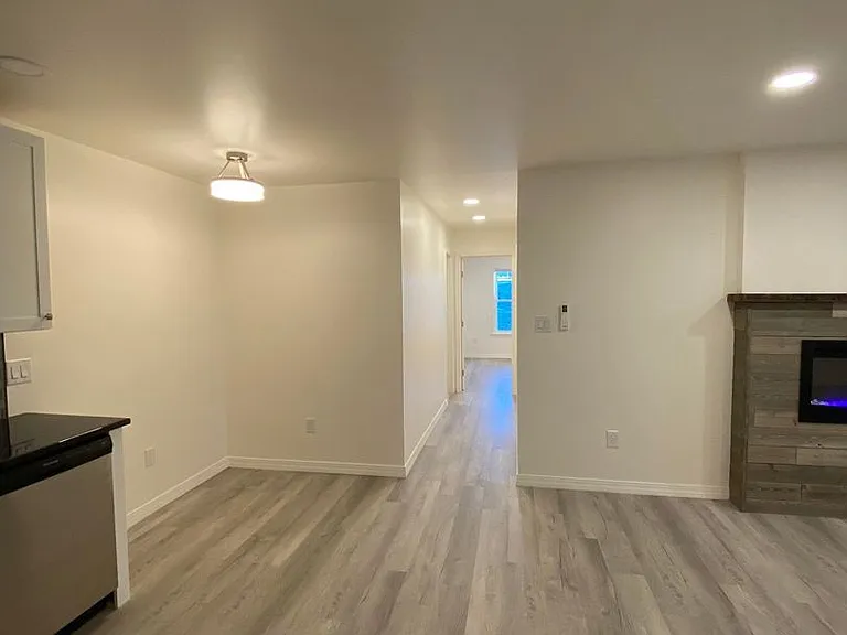 University Park Apartments near Cornell University — Photo 886