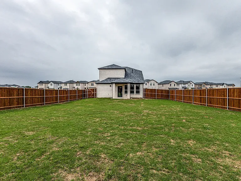 1519 Vermillion St — Photo 22