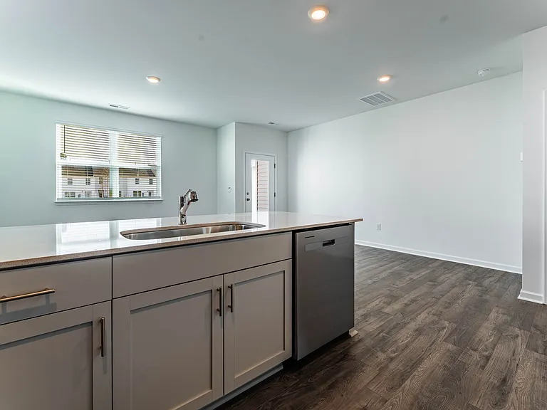 370 Freestall Dr #1 — Photo 9