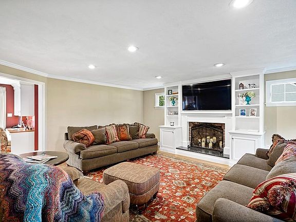 5th image of 2 Belle Haven Dr
