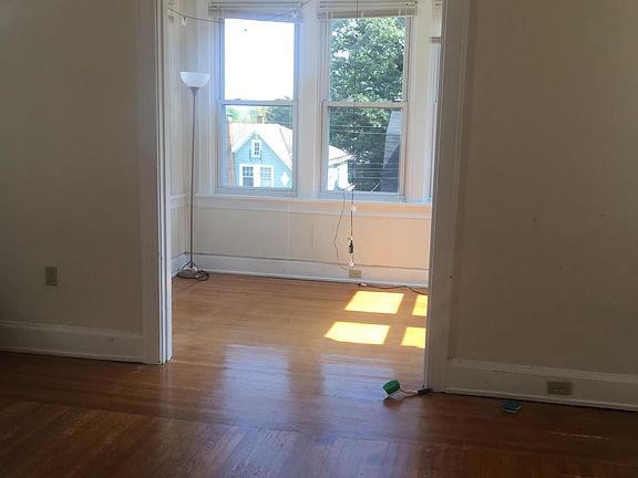 2nd image of 3531 Vista Ave