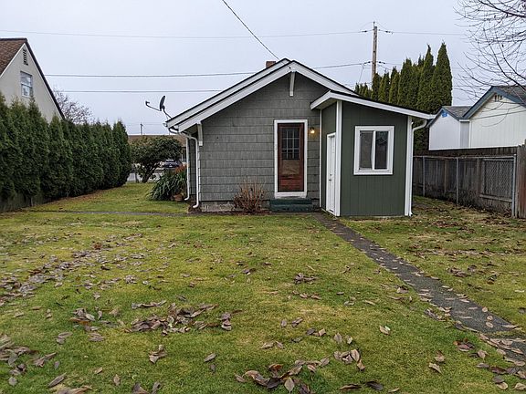 2nd image of 311 14th St SE