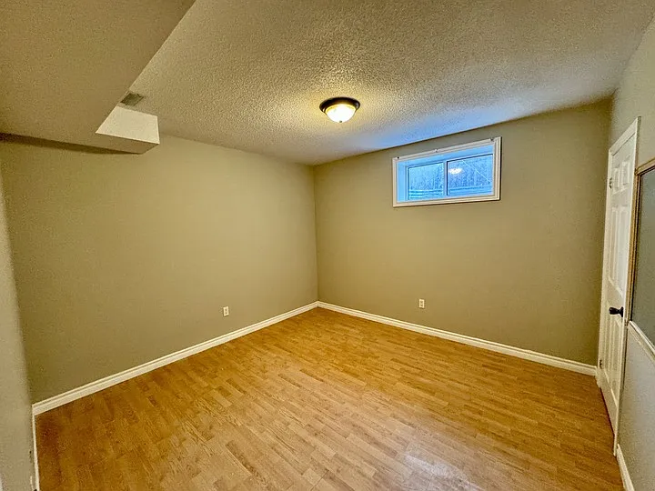70 Knupp Rd #LOWER — Photo 10