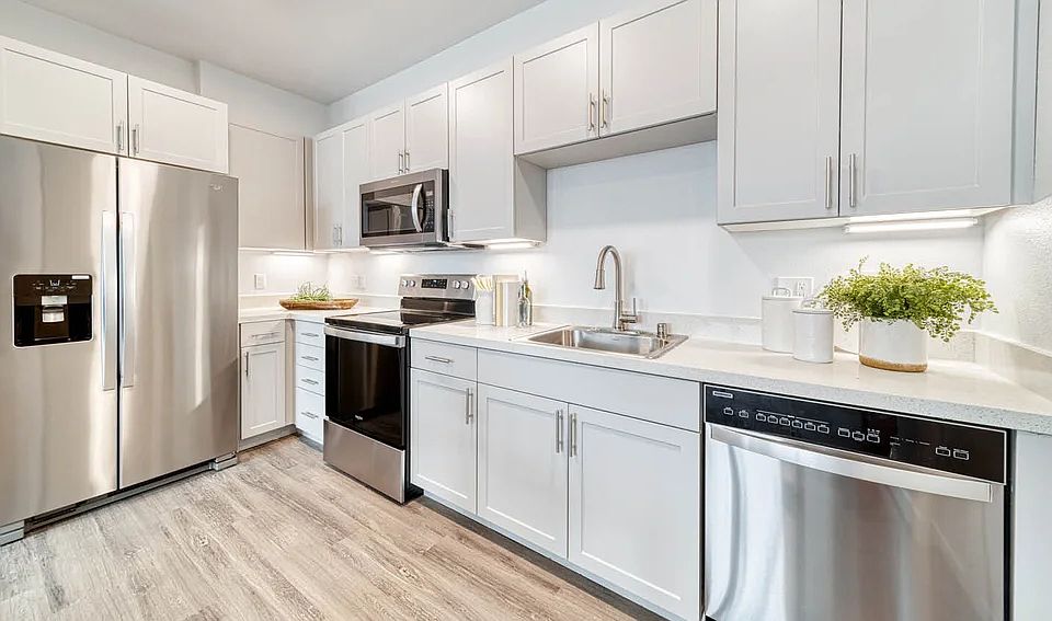 BLVD stainless steel / energy efficient appliances