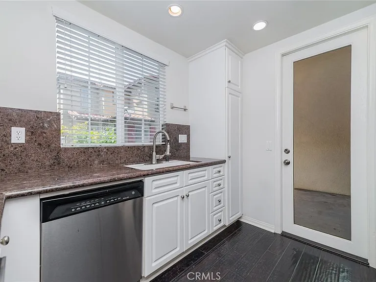 128 Coral Rose — Photo 19