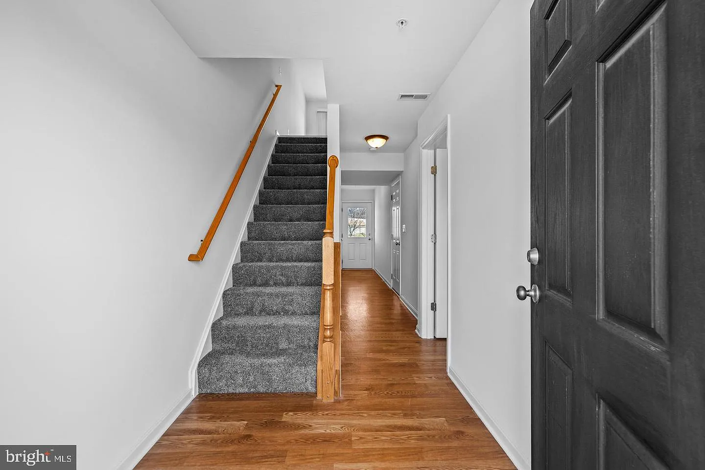4 bed, 2.5 bath, 1625 sqft, $1,798 — Photo 4