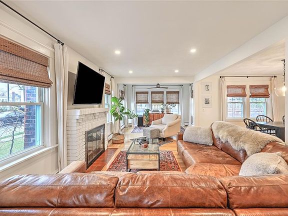 5th image of 20 Rosewood Ave